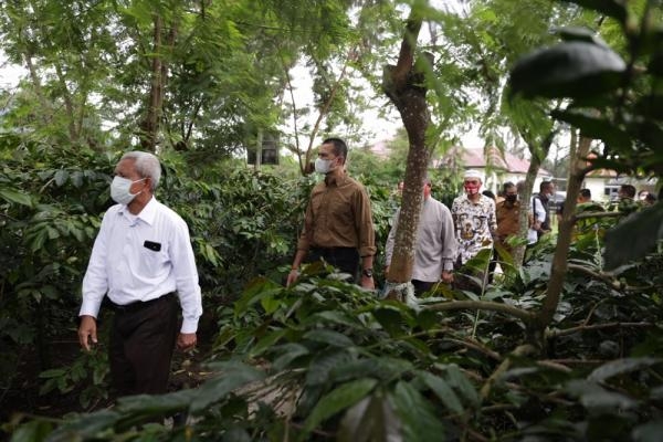 Wagub Kunjungi FSC Indonesia Starbucks Berastagi, Apresiasi Perusahaan yang Peduli dan Sejahterakan Masyarakat